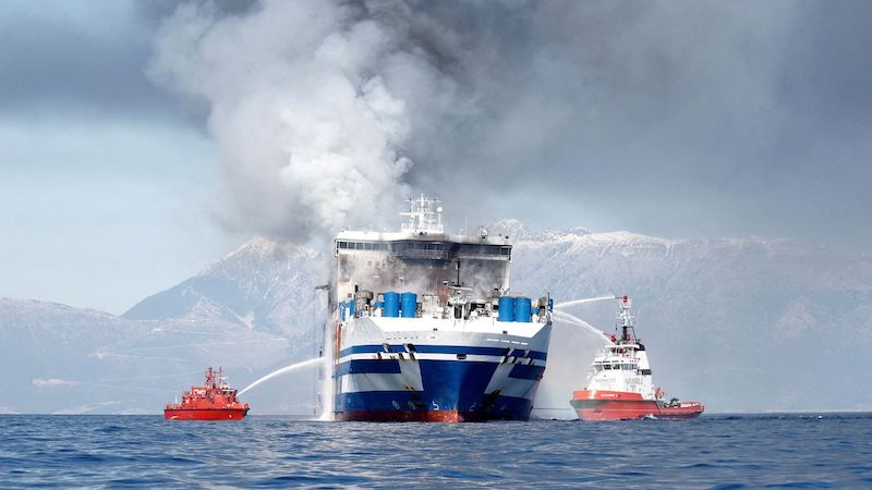 Encontrado vivo un pasajero en la popa del “Euroferry Olympia”