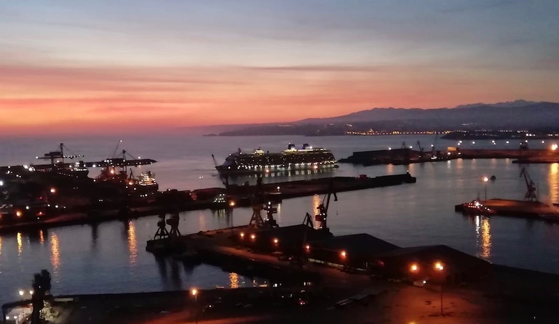 El megacrucero “Britannia”, protagonista en Gijón