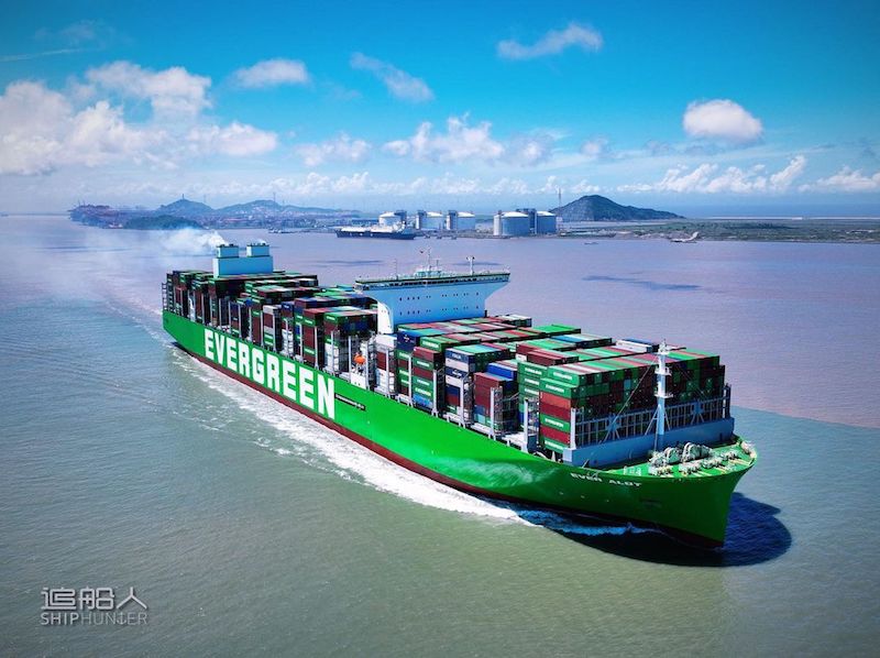 “Ever Alot”, primer ULCV que supera el listón de 24.000 TEU