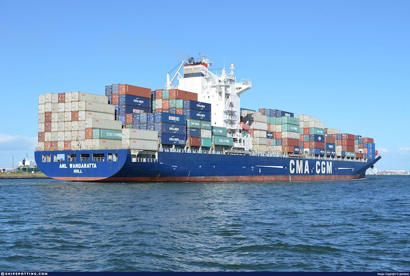 Golpe de chapa y pintura entre dos buques en Algeciras