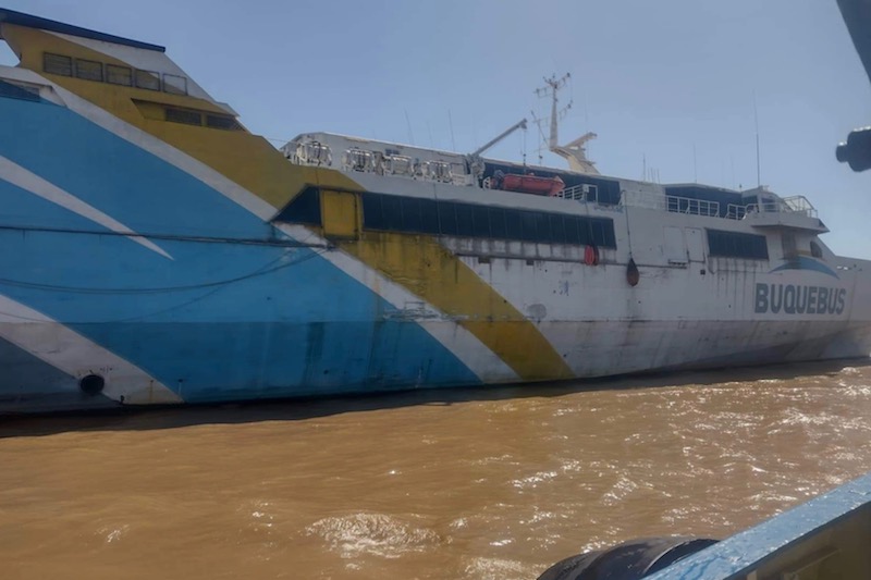 El monocasco “Albayzin”, camino del desguace en Uruguay