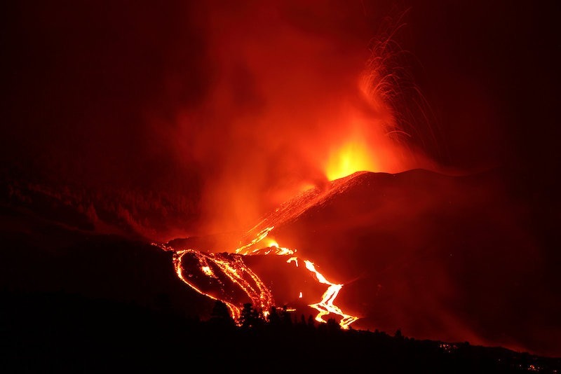 “The Wall Street Journal” dedica su portada al volcán de La Palma