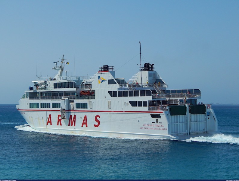 Armas oferta 9.800 plazas diarias entre Playa Blanca y Corralejo