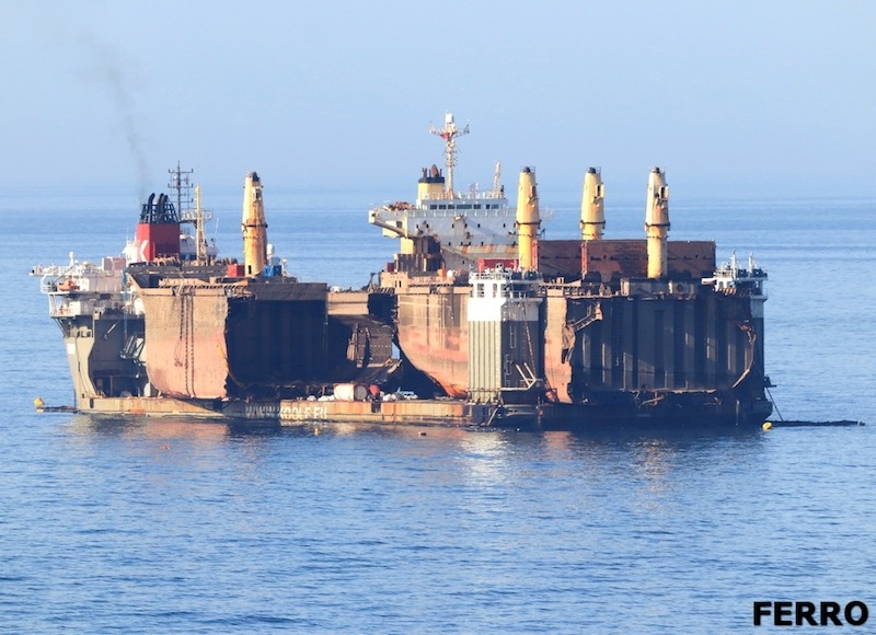 Finaliza el reflotamiento del buque “OS 35” en Gibraltar