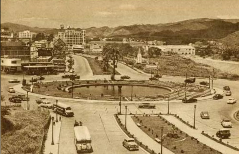 La Plaza Venezuela, icono urbanístico de Caracas (c. 1950)