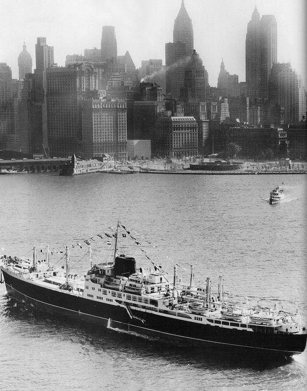 Primer viaje del buque “Covadonga” a Nueva York (1953)