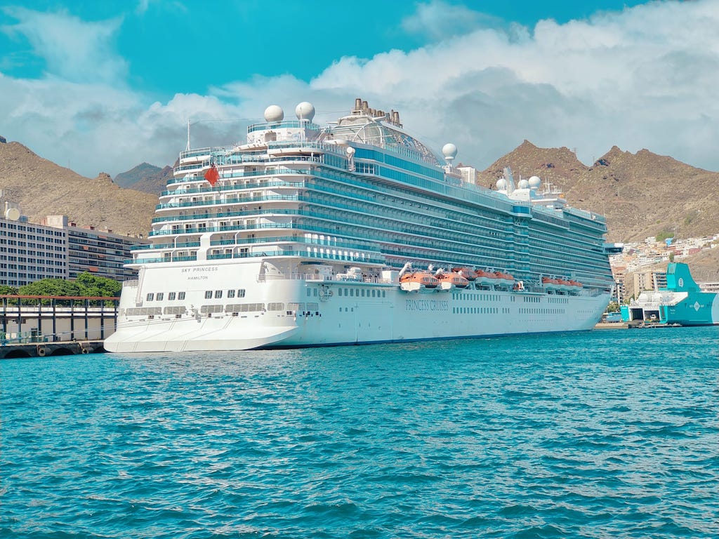“Sky Princess”, huésped del puerto de Santa Cruz de Tenerife