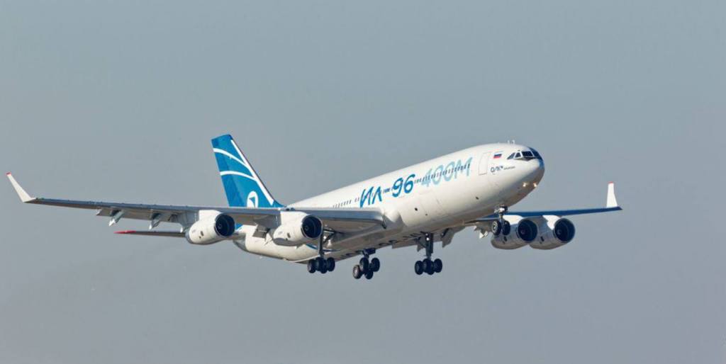 Primer vuelo de pruebas del avión ruso Ilyushin Il-96-400M