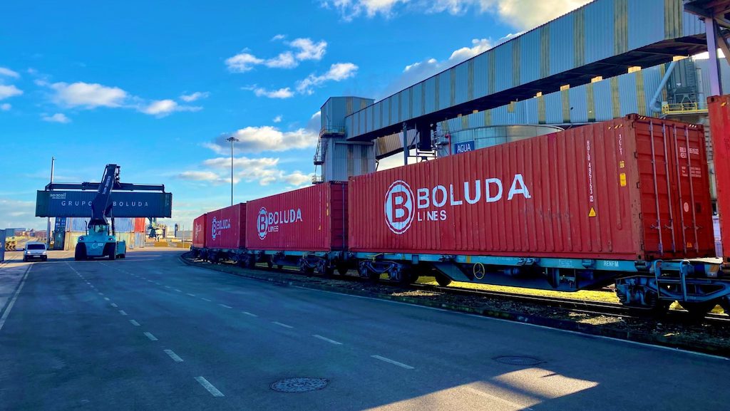 Boluda estrena la línea ferroviaria Madrid-Santander