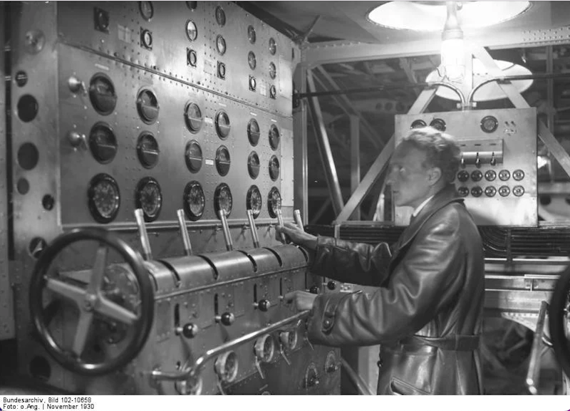 Cámara de control de los doce motores del avión Dornier Do X