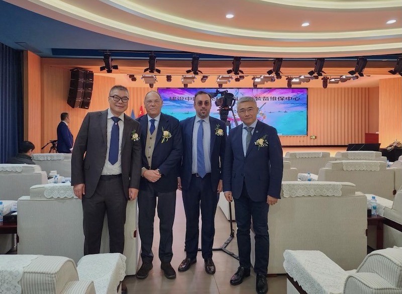 Grimaldi reúne a su cúpula en la entrega del ferry “Finncanopus”
