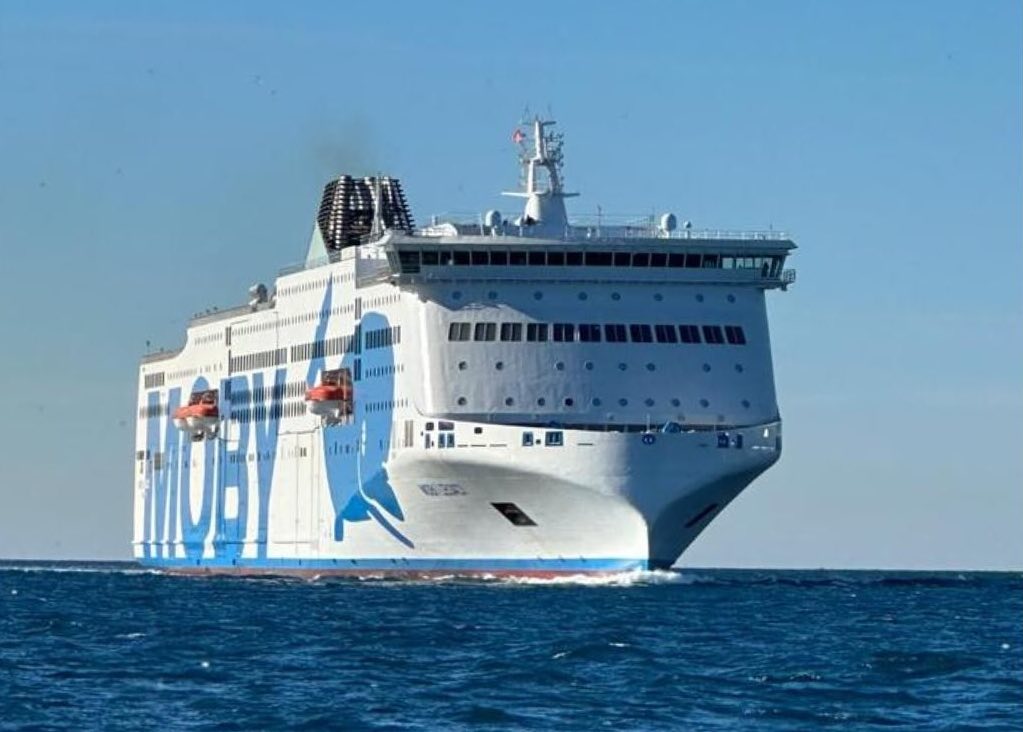 El ferry “Moby Legacy” rinde viaje de entrega en Livorno