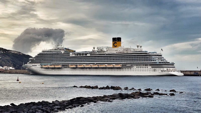 La Palma recibe la primera escala del buque “Costa Firenze”