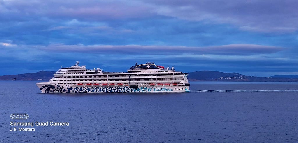 A Coruña recibe la primera escala del gigante “MSC Euribia”