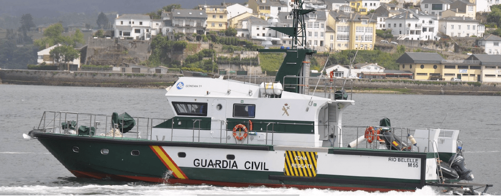 Cinco narcolanchas atacan a una patrullera de la Guardia Civil