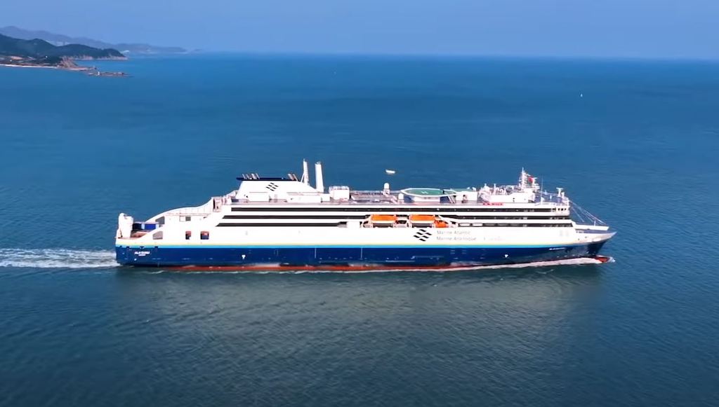 El ferry “Ala Suinu”, en viaje de entrega vía Gran Canaria