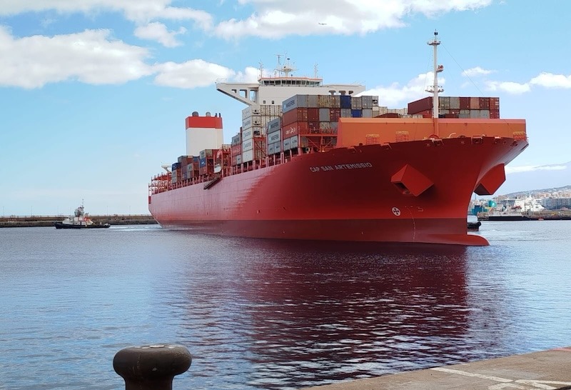 TCTenerife gana diez horas de trabajo en el transbordo de 3.000 contenedores