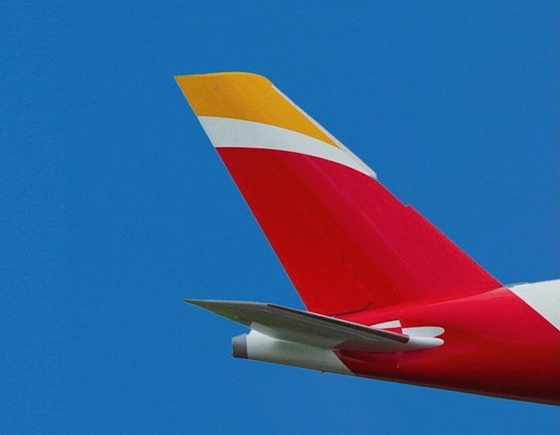 Iberia “obsequia” un retraso de 12 horas a los pasajeros del vuelo IB6841 Madrid-Buenos Aires
