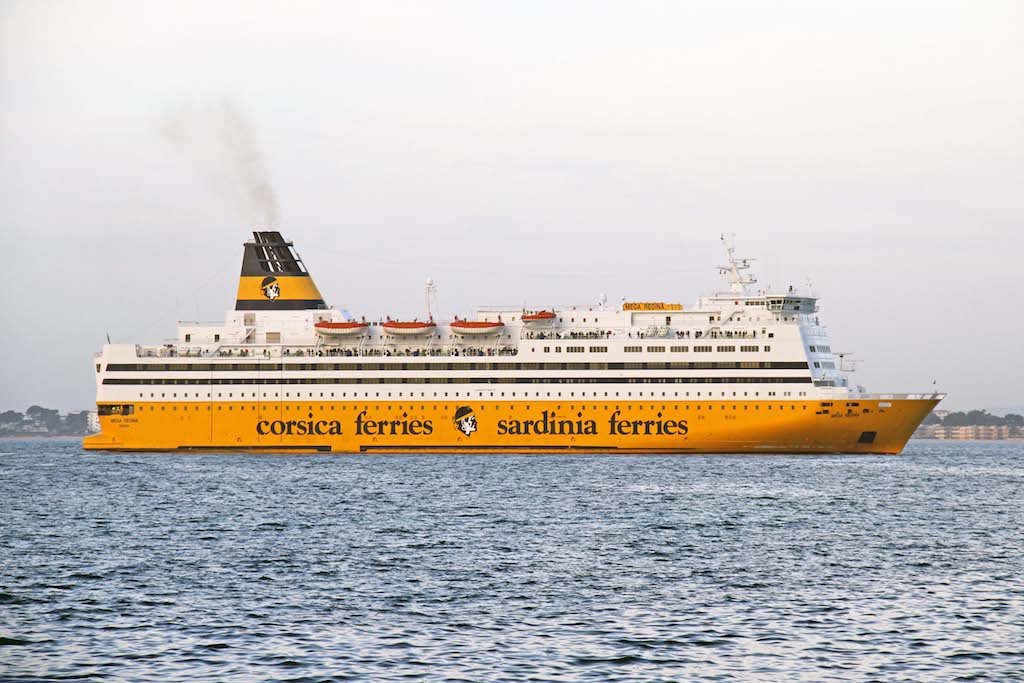 CMA CGM negocia la adquisición de Corsica Ferries en 500 millones de euros