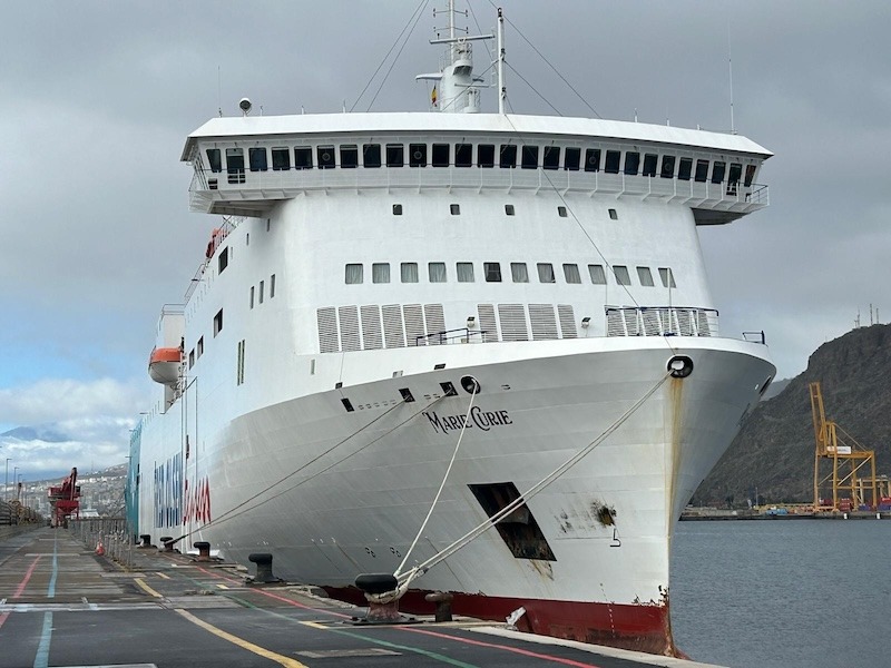 El ferry “Marie Curie” sigue averiado en Tenerife y el ferry “Ciudad de Ibiza” lleva un mes en ASTICAN