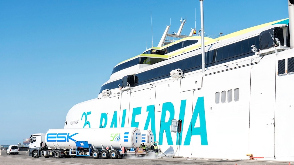 Axpo Iberia, productor de biometano, suministra bioGNL a Balearia en Málaga y Barcelona