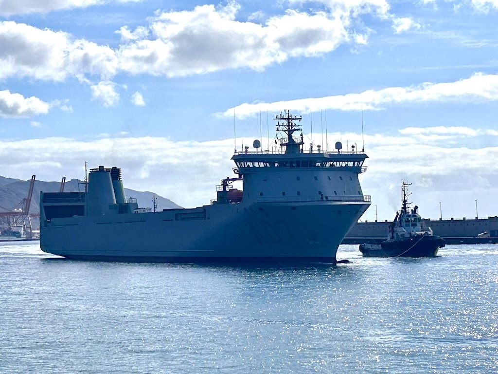 El buque de transporte logístico “El Camino Español”, por primera vez en Santa Cruz de Tenerife