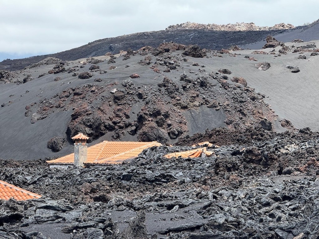 Malestar del presidente del Cabildo de La Palma por el retraso de la carretera entre Las Manchas y Tajuya