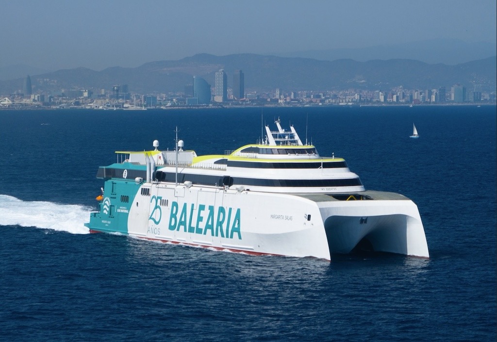 El catamarán de bandera chipriota “Margarita Salas” cumple un año al servicio de Balearia