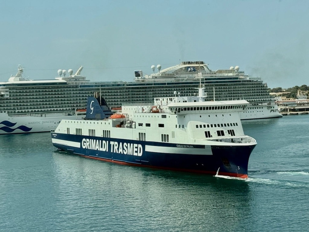 El ferry “Ciudad de Palma” cubre la baja temporal del ferry “Ciudad de Sóller” en la línea de Valencia