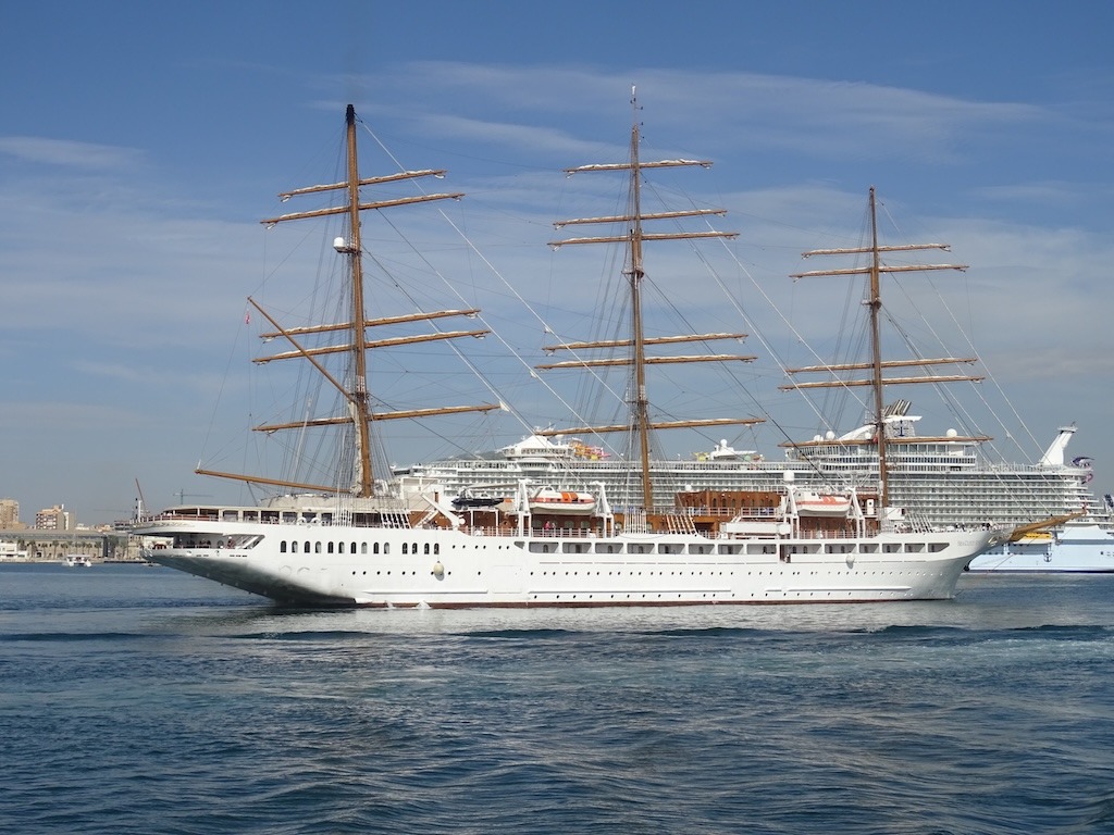 Festival de cinco cruceros en Cartagena