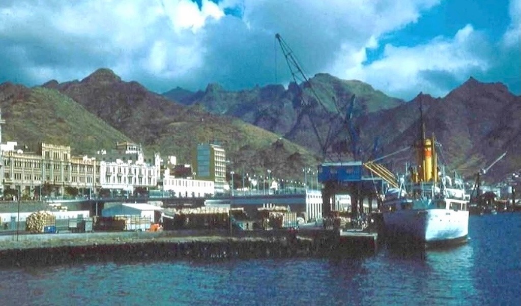 El destacado protagonismo del muelle de ribera en la exportación frutera de Tenerife