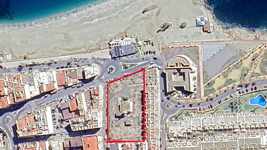 La Autoridad Portuaria de Almería pone en venta la finca y el antiguo faro de Garrucha por 2,6 M€ El antiguo Faro de Garrucha sale a subasta por 2,6 M€