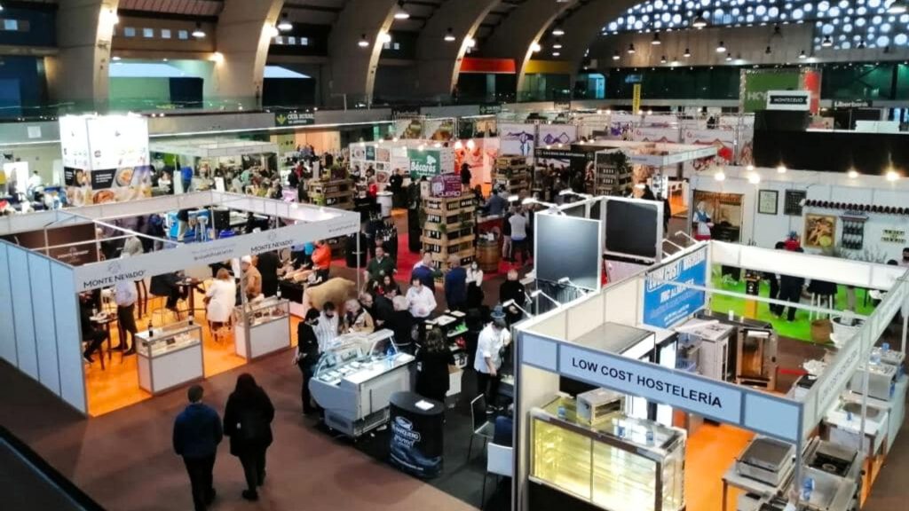 La Rula de Avilés lanza una campaña para reforzar el consumo de merluza fresca Avilés lanza una campaña para reforzar el consumo de merluza fresca