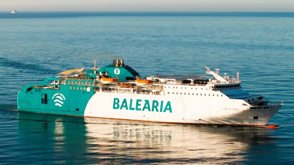 El ferry “Ciudad de Mahón” releva la parada temporal del ferry “Passió per Formentera” en la línea de Ceuta
