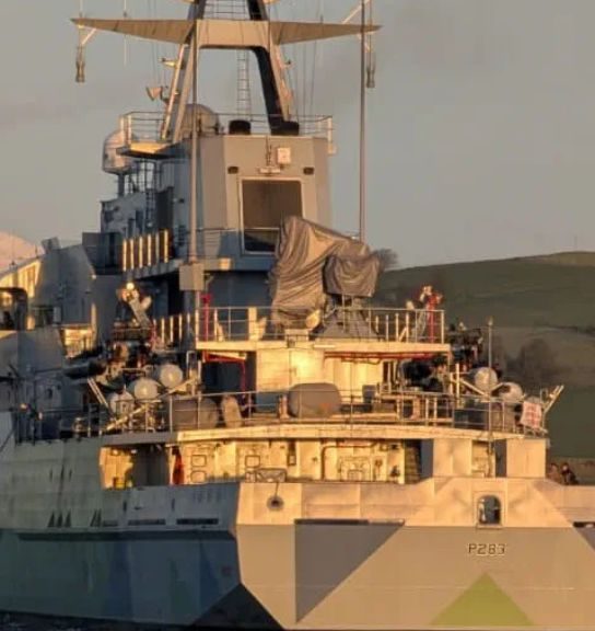 El patrullero británico "HMS Mersey" (P283) recala en Gibraltar tras la vigilancia de buques rusos en el Canal de la Mancha