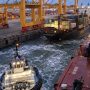 El crucero de turismo "Mein Schiff 3" colisiona contra dos buques al zarpar del puerto de Bremerhaven rumbo a Canarias