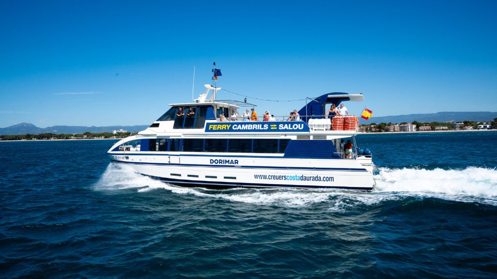 English tourist drowns after jumping into the sea from a ferry between Cambrils and Salou